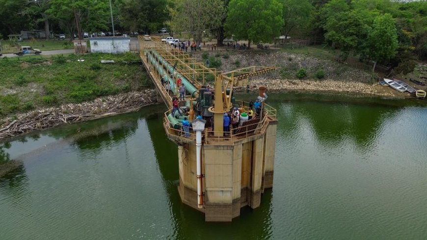 Inspeccionan Torre Toma en embalse Burro Negro para enviar más agua a la COL