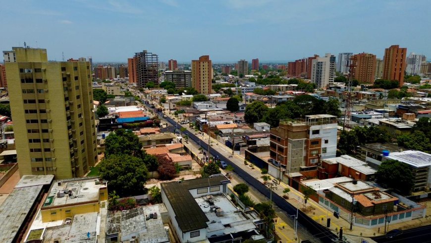 Gobernador Luis Caldera inspecciona avance de los trabajos del Boulevard Avenida 11 de Maracaibo