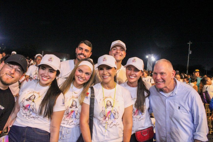 100 mil feligreses acompañaron la imagen de Jesús de la Divina Misericordia. 