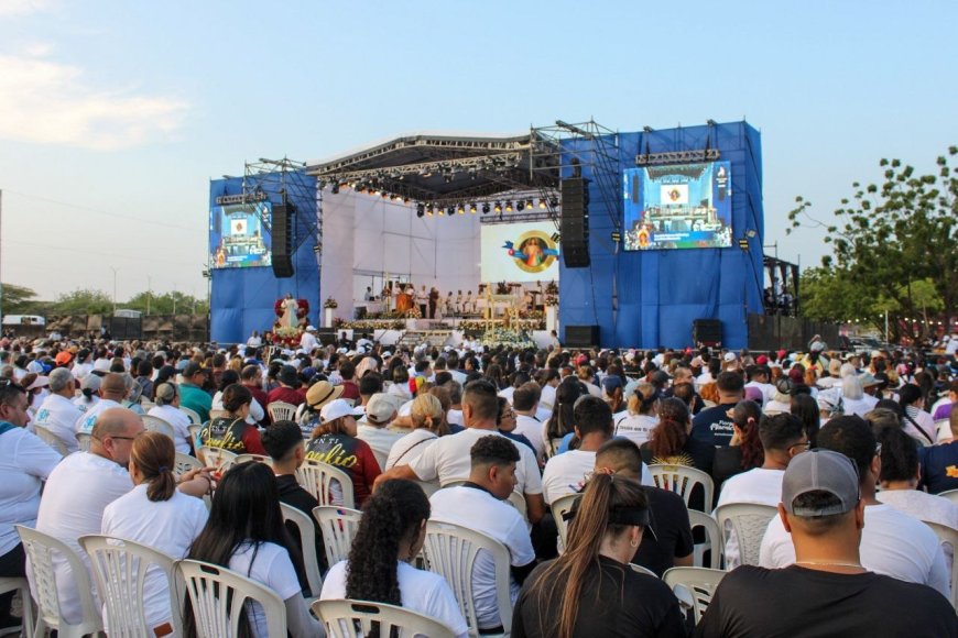 100 mil feligreses acompañaron la imagen de Jesús de la Divina Misericordia. 