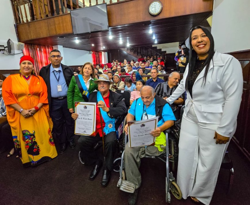 Reconocimiento a los héroes populares