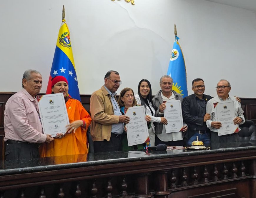 Reconocimiento a los héroes populares