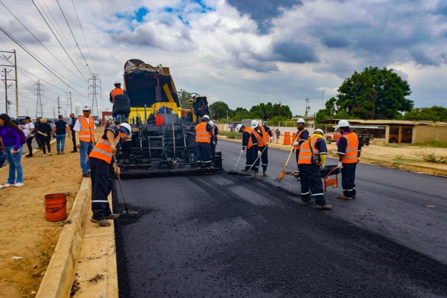 Ministra Faría y gobernador Caldera ejecutan Fase 3 de rehabilitación del corredor vial Hugo Chávez