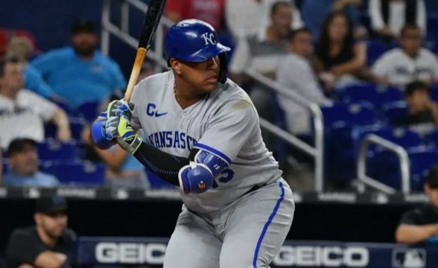 Salvador mandó su tercero a las gradas del Comerica Park