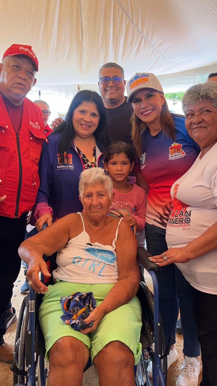 Ayudas humanas y jornada como regalos llevó la Alcaldía de Maracaibo al barrio 19 de Abril