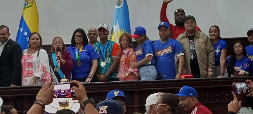 El trofeo de la gloria de Venezuela visitó la Tierra del Sol Amada