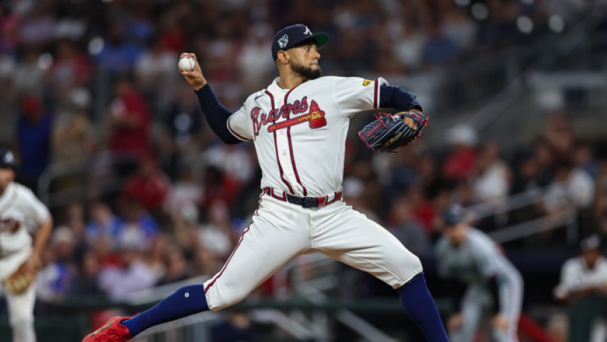 En Atlanta, Acuña es el poder y Robert Suárez el seguro