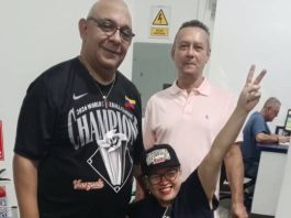 Yenny Oramas, toda sonrisas, da fe de su mejoría. Foto Cortesía