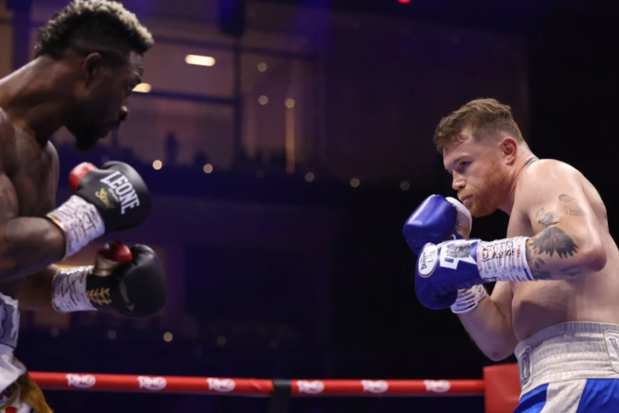 Canelo ganó, pero sin brillar en Ryad