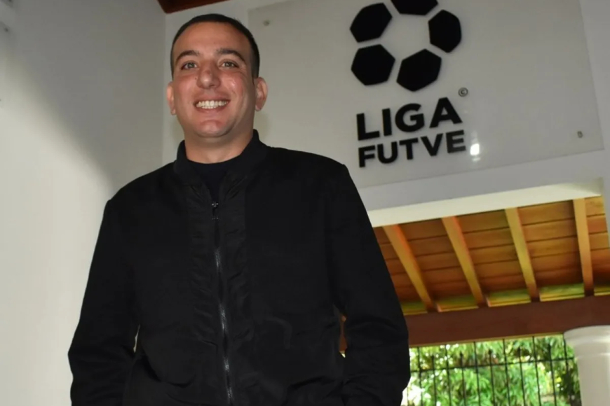 FIFA multó a empresario barines y directivo de FVF