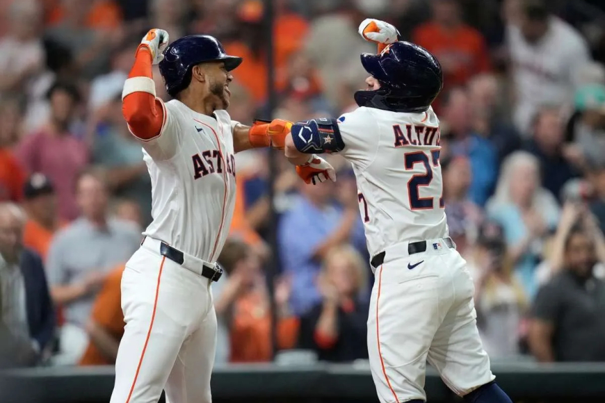 Altuve dio dos jonrones otra vez y masacró a los Atléticos