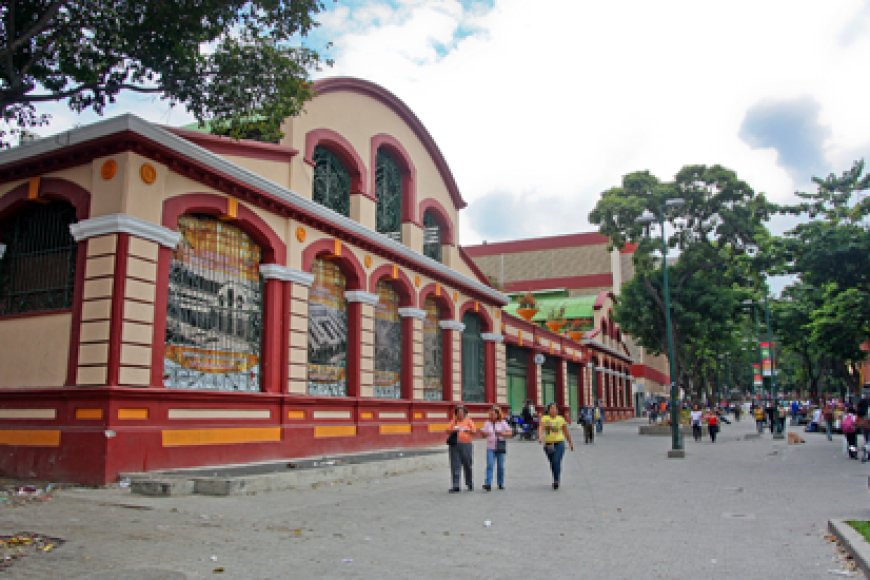 Catia vieja y las costumbres rememoradas por Trinita