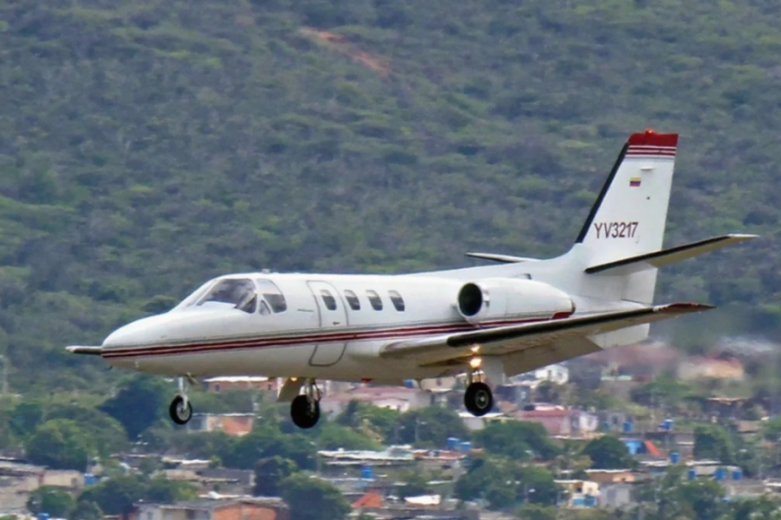 Desaparece avión con dos personas cerca de Maiquetía