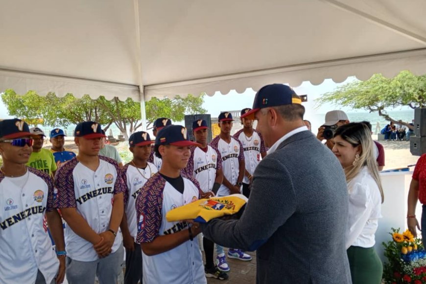Abanderados los Campeoncitos: Gobenador Luis Caldera volvió a jonronear
