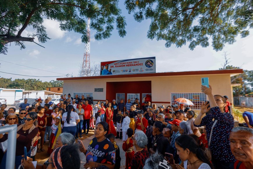 SANTA RITA: Gobernador Caldera acompaña entrega de consultorio rehabilitado por el Poder Comunal