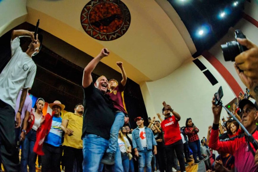 Di Martino comprometido con los jóvenes a financiar sus proyectos comunales