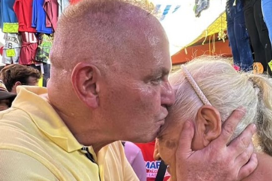 Comerciantes a Di Martino: «Te queremos como Alcalde»