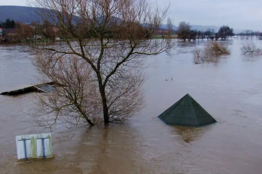 TRAGEDIA POR LLUVIAS EN TEXAS: Van 110 muertos y casi 200 desaparecidos