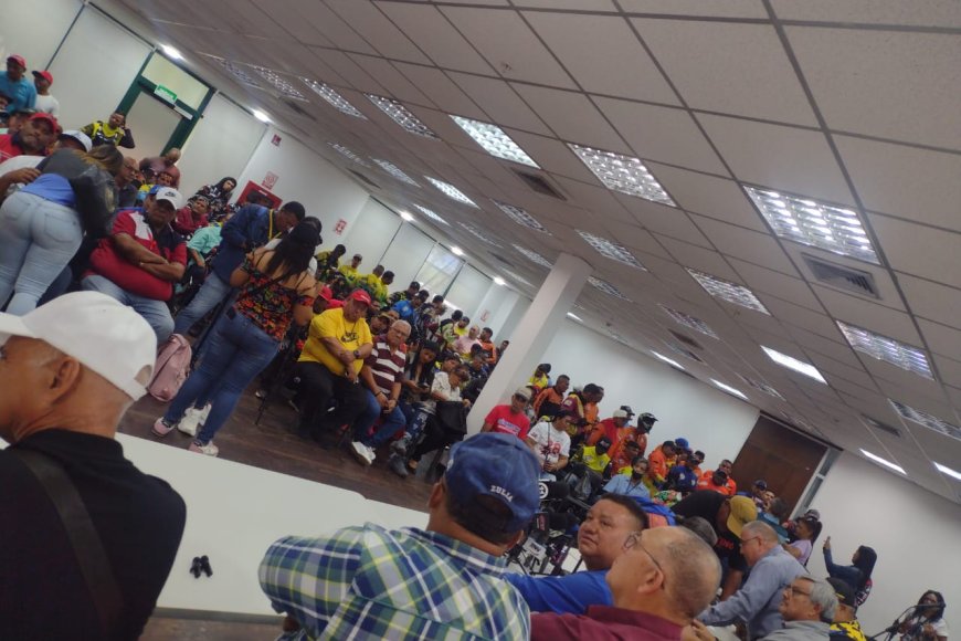74 líneas de transporte de Maracaibo se restearon con Di Martino