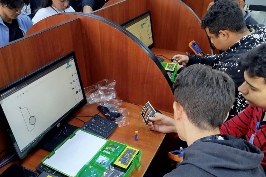 Gobernación y Fundacite Zulia inician curso de Facilitadores de Robótica a universitarios