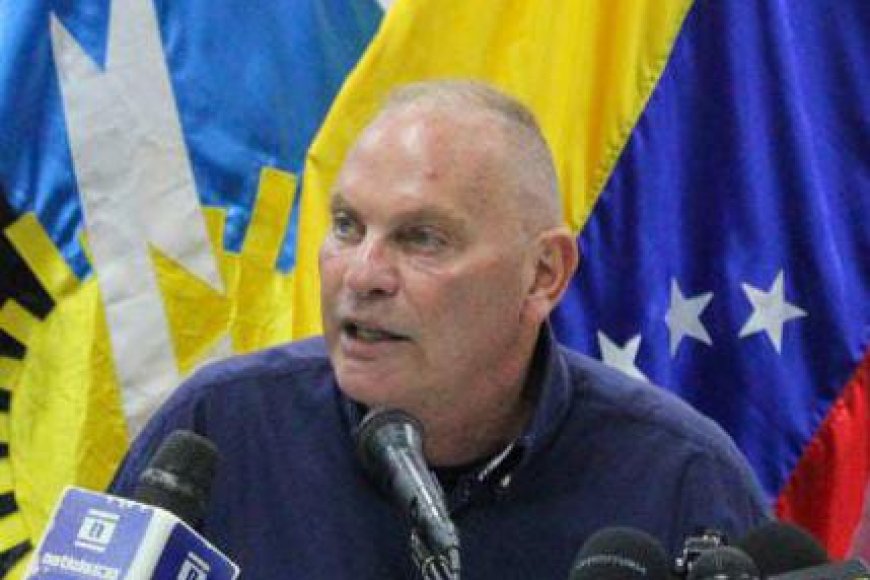 Di Martino alerta sobre incendio frente al Terminal de Pasajeros