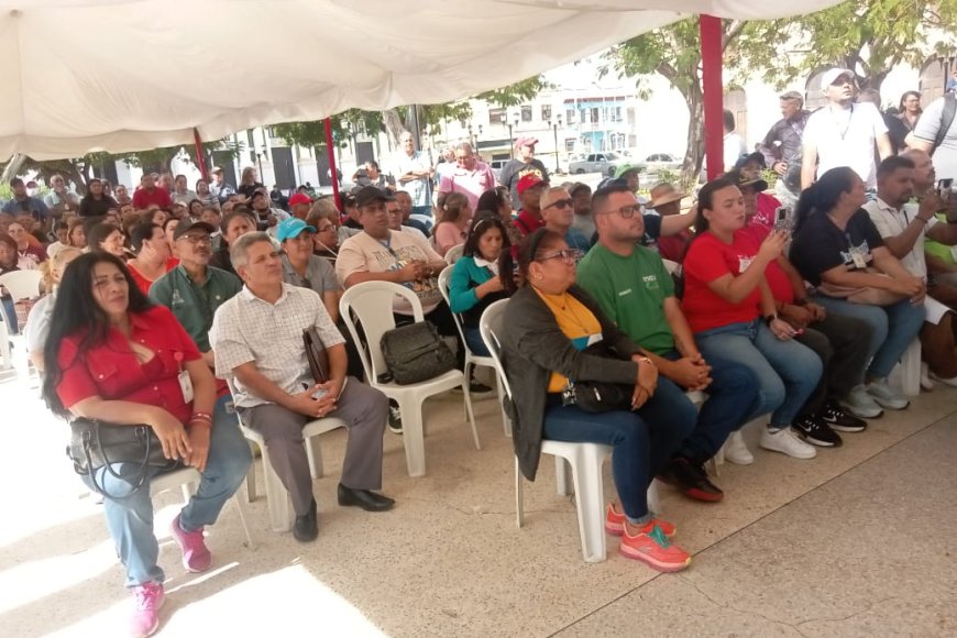 Trabajadores de la Alcaldía Bolivariana de Maracaibo apoyan al presidente Nicolás Maduro
