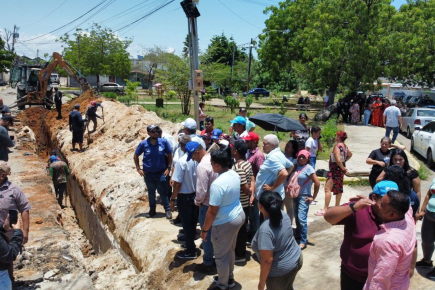 Sustituyen 200 metros de colectores en Caracciolo Parra Pérez que atenderá a 500 familias