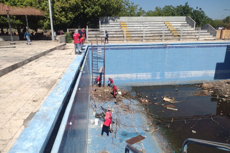 Con una Cayapa para el deporte le cayó Luis Caldera a las Piscinas del Poli