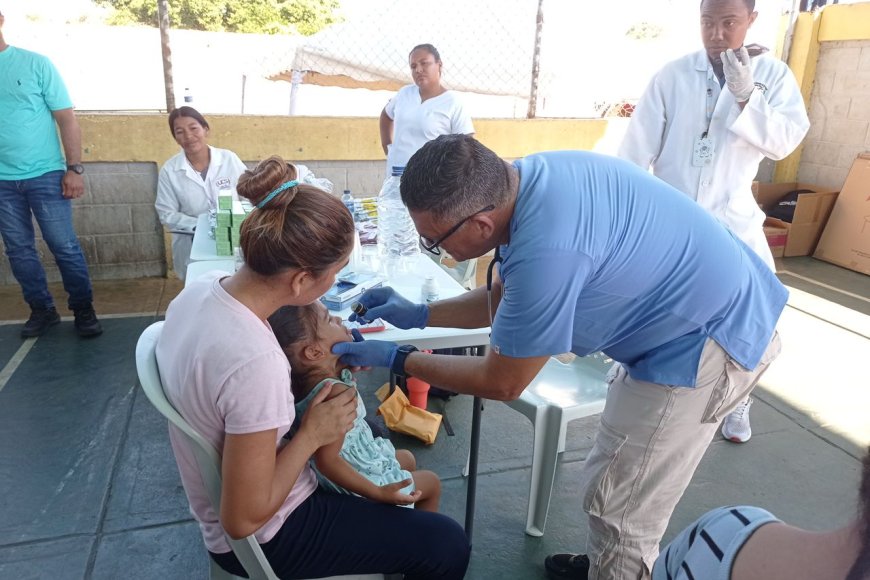 A la parroquia Venancio Pulgar llevó atención a la salud el gobernador Caldera