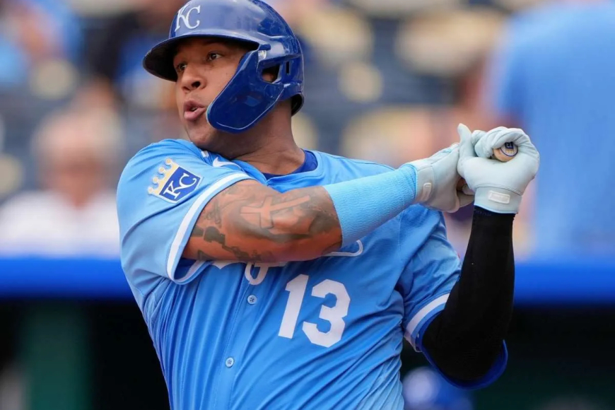 Salvador a 2 de los 300 toletazos de por vida