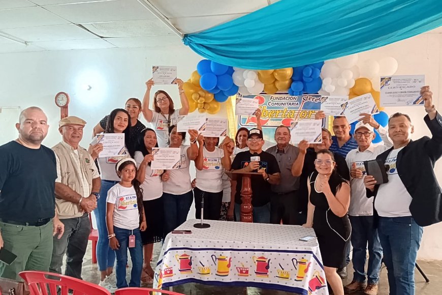 Culminó curso de locución en la Emisora Libertador 97.5 FM a miembros del poder popular