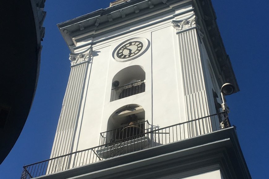 Con siete relojes, la Catedral ha marcado el paso de la historia