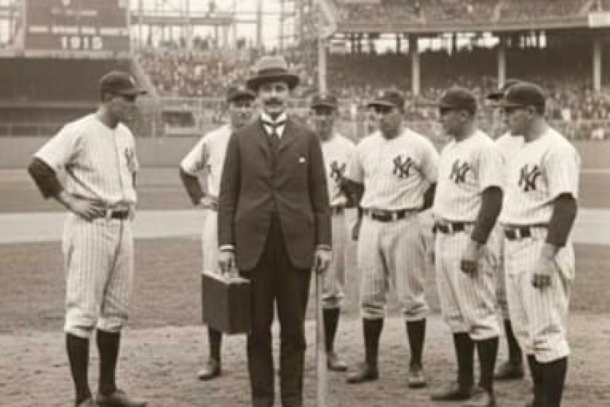 San José Gregorio Hernández visitó el Yankees Stadium