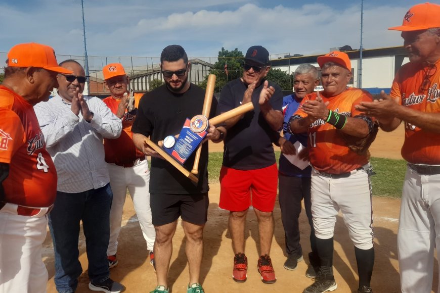 Wilyer Abreu no descarta jugar con las Águilas del Zulia