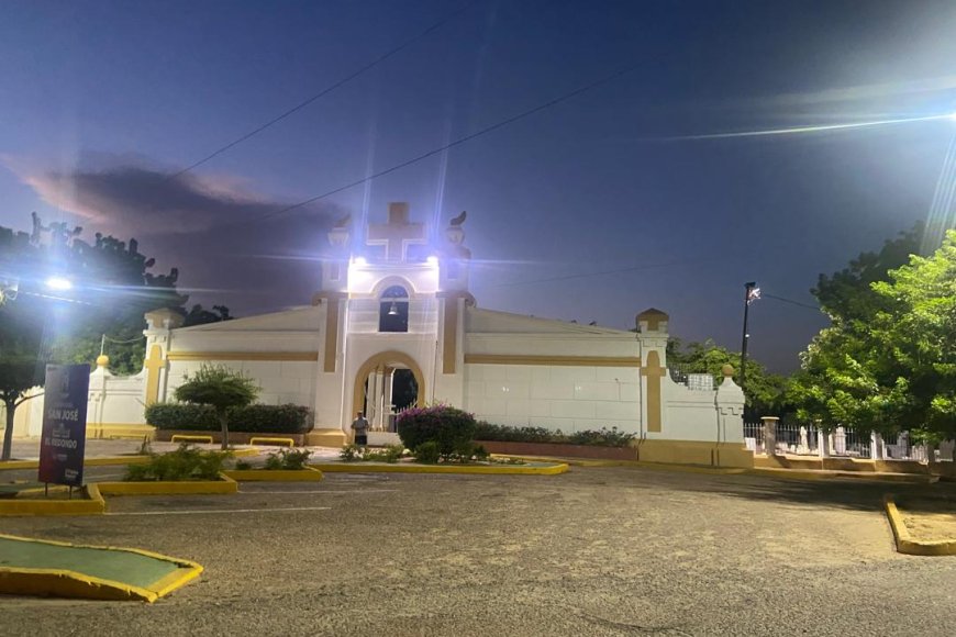 MARACAIBO: La Alcaldía iluminó el Cementerio San José