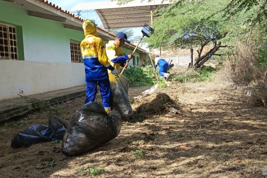 MARACAIBO: Qué cariñazo de limpieza le dio la Alcaldía a la Unidad Educativa Batalla de Boyacá