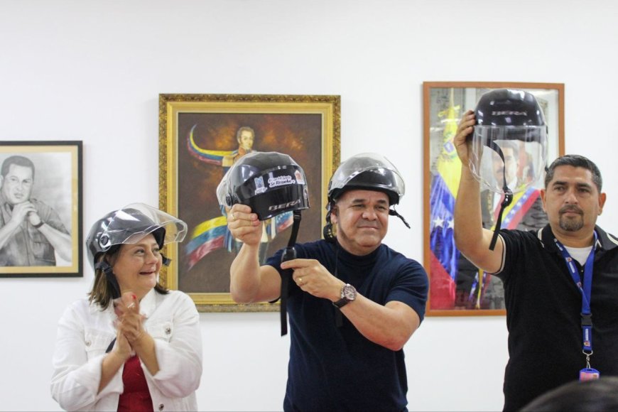 ¡Más seguridad! Alcaldía de Maracaibo entregó cascos a 100 de sus trabajadores motorizados