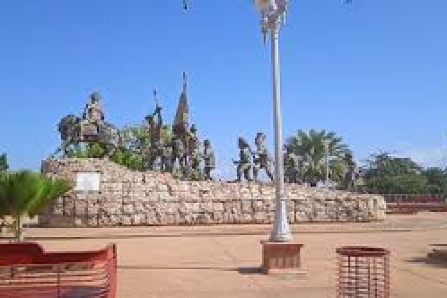 SAN FRANCISCO: Alcalde Héctor Soto inició rehabilitación del alumbrado de la Plaza Bolívar