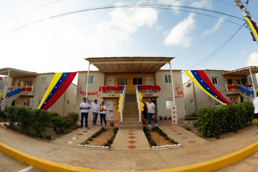 En Corazón de mi Patria, 16 familias recibieron las casas que construyeron