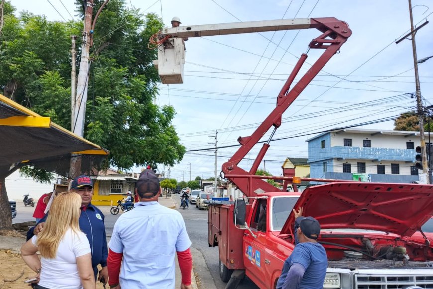 Gobernación y Corpoelec rehabilitan iluminación externa del Hospital Pedro García Clara