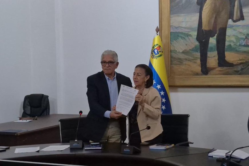 Gobernación entregó al Clez anteproyecto de la Ley de Ciencia y Tecnología del estado Zulia