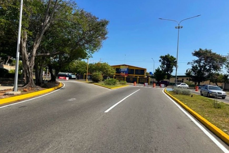 ZULIA: Gobernación avanza trabajos de asfaltado y demarcación de la Av. Fuerzas Armadas