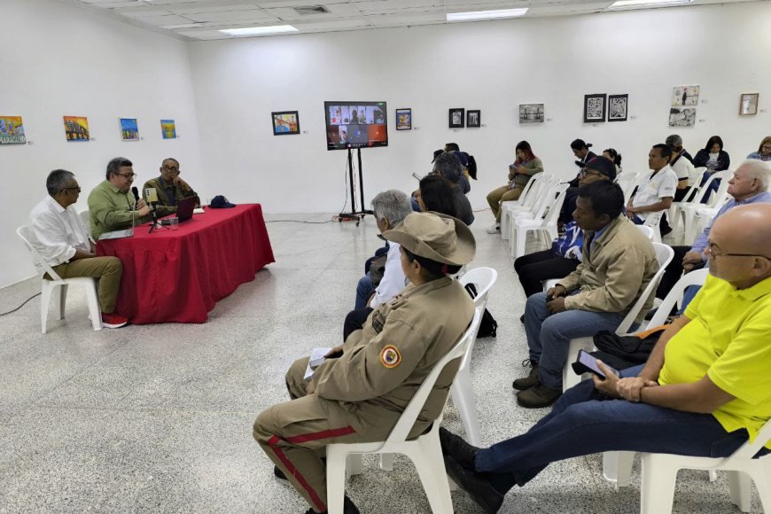 Realizaron conversatorio «Angostura, más que un Discurso»