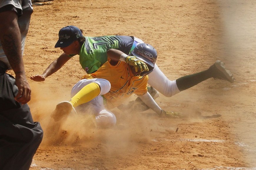Flor Amarillo y Cardenales dominan la jornada inaugural de la Final Nacional Intermedia
