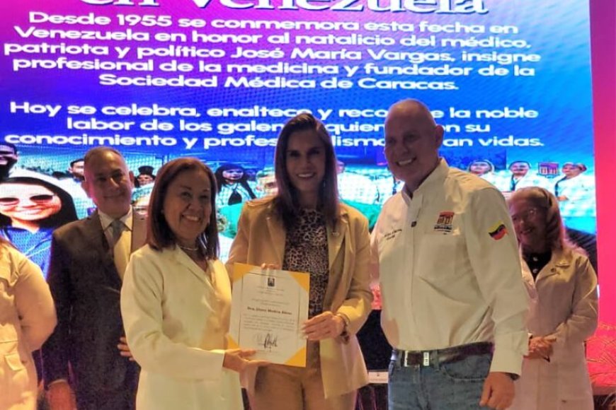 ¡Fieles al legado del “Médico de los Pobres”! Galenos agradecen reconocimiento del Alcalde Di Martino en su día