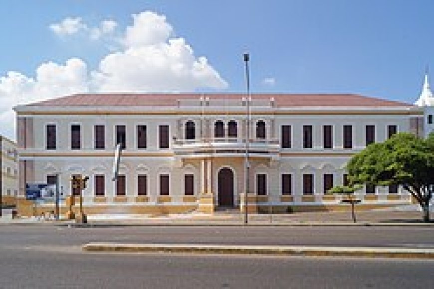 Gobernación culmina trabajos de iluminación externa en el Hospital Central