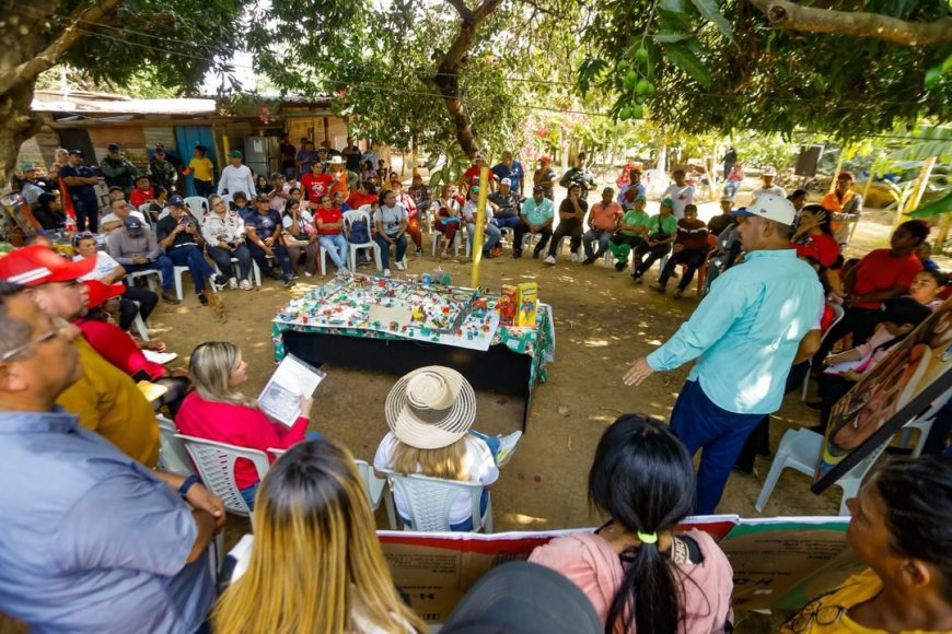 Gobernador Luis Caldera realizó encuentro con comunas en Lagunillas