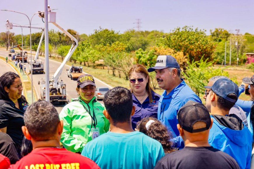 Gobernador Luis Caldera ejecuta gobierno de calle en Santa Rita en agua, educación e iluminación