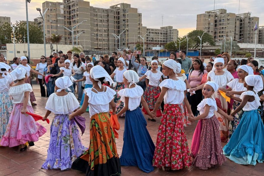 Arte, tambor y poesía: San Francisco celebró su esencia cultural en gran feria artesanal