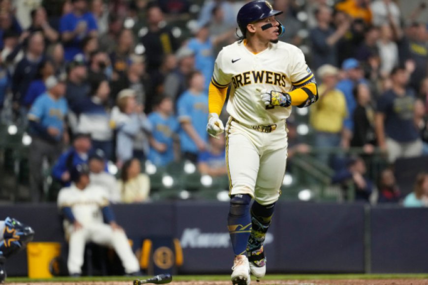 William Contreras mandó su primero a volar